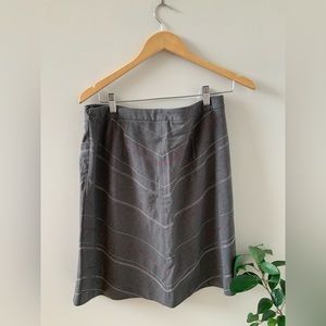 Ann Taylor - Petite - Grey skirt with chevron embroidery - EUC